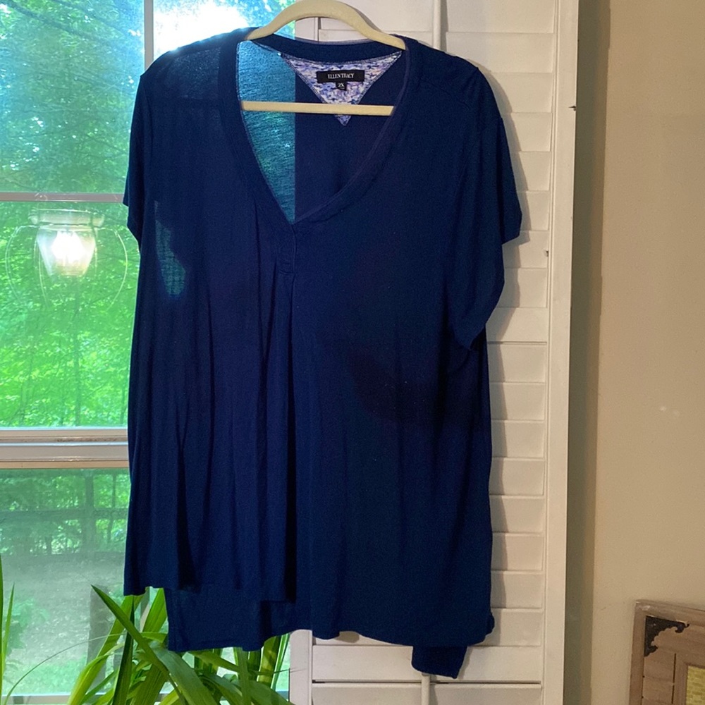 Ellen Tracy V Neck